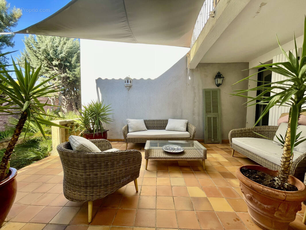 Maison à LE MUY