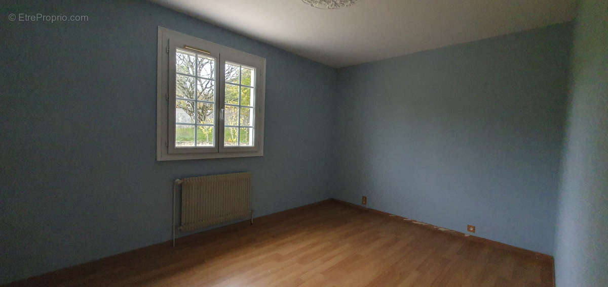Maison à ROULLET-SAINT-ESTEPHE