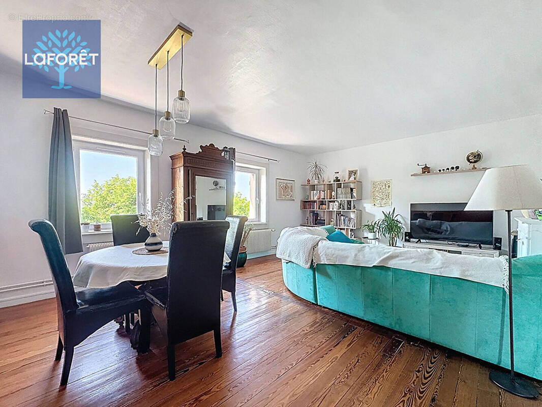 Appartement à SAINT-GENIS-LAVAL