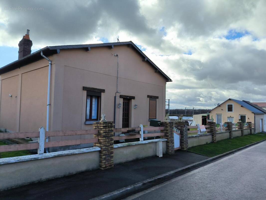 Photo 1 - Maison à SERQUEUX
