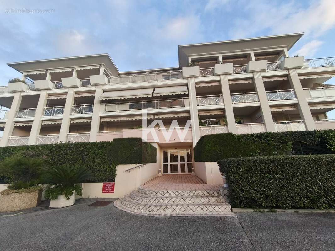 Appartement à MANDELIEU-LA-NAPOULE