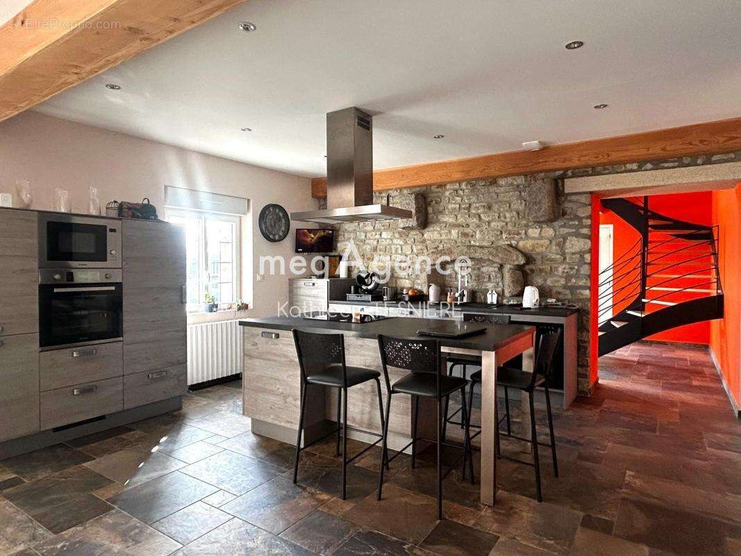 Maison à LANDELLES-ET-COUPIGNY