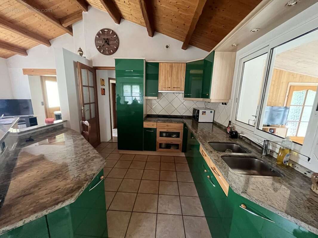 Maison à CHATEAUNEUF