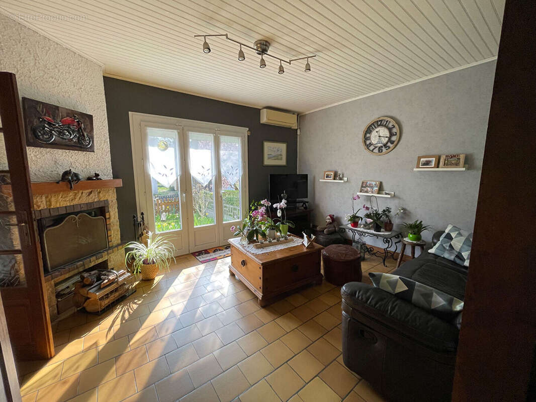 Maison à CHALOU-MOULINEUX