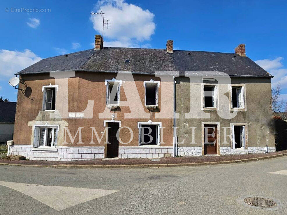 Maison à VILLAINES-LA-JUHEL