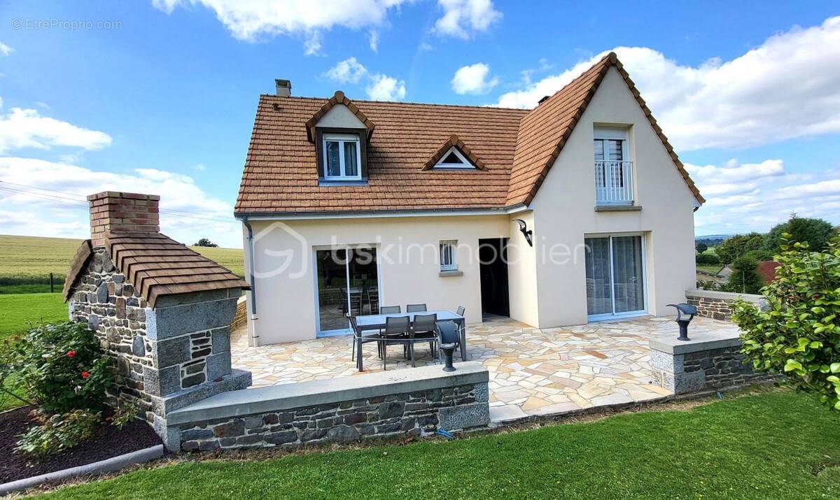 Maison à MESNIL-CLINCHAMPS