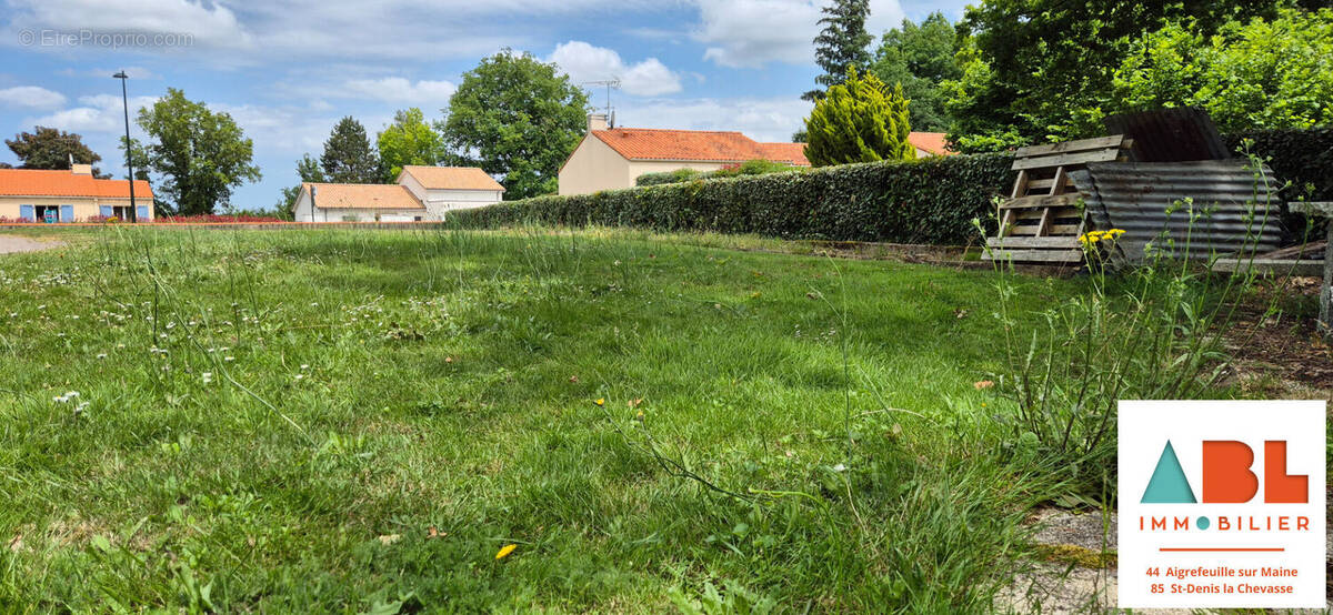 Terrain à LES LUCS-SUR-BOULOGNE