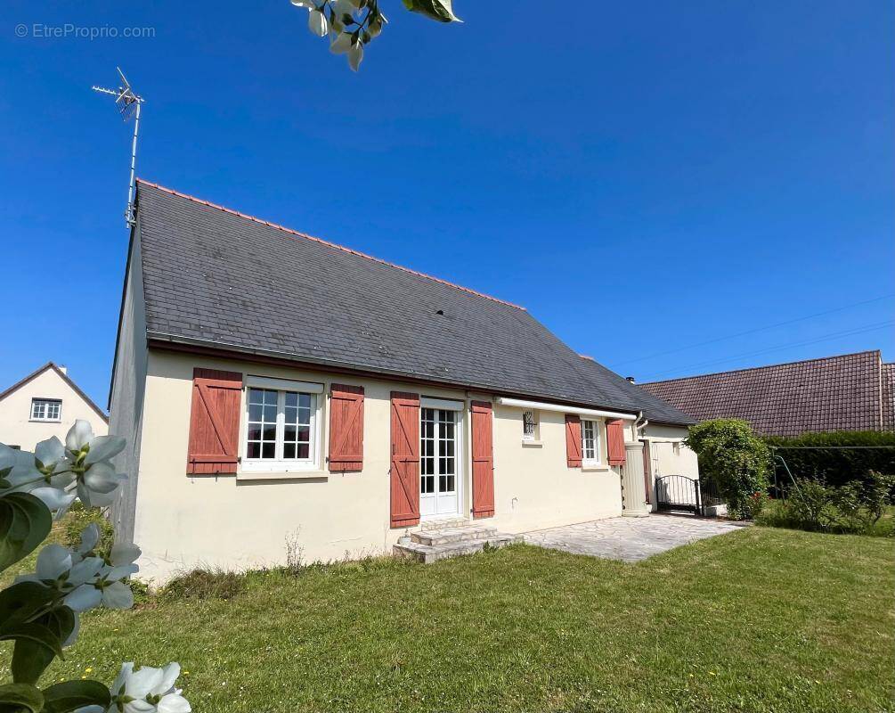 Maison à ARGENCES