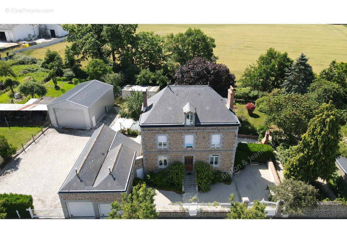 Maison à JAVRON-LES-CHAPELLES