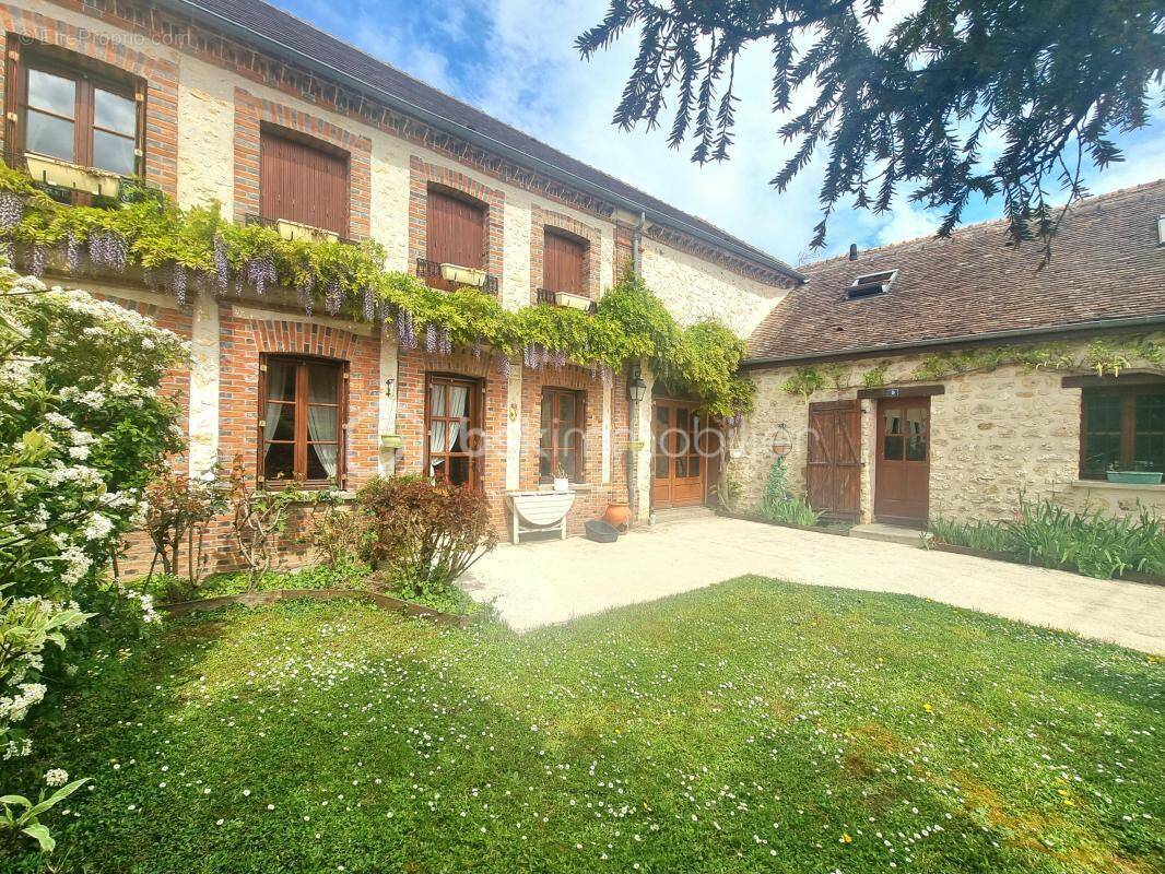 Maison à LONGUEVILLE