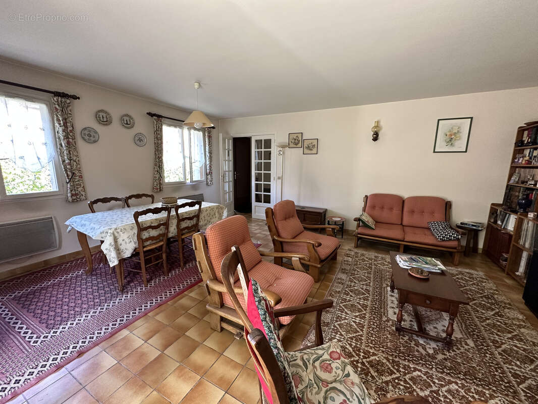 Maison à BURES-SUR-YVETTE