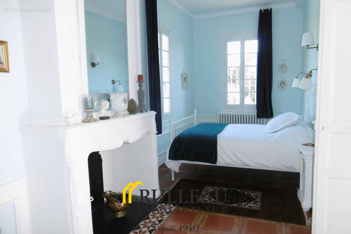 Maison à AMBARES-ET-LAGRAVE