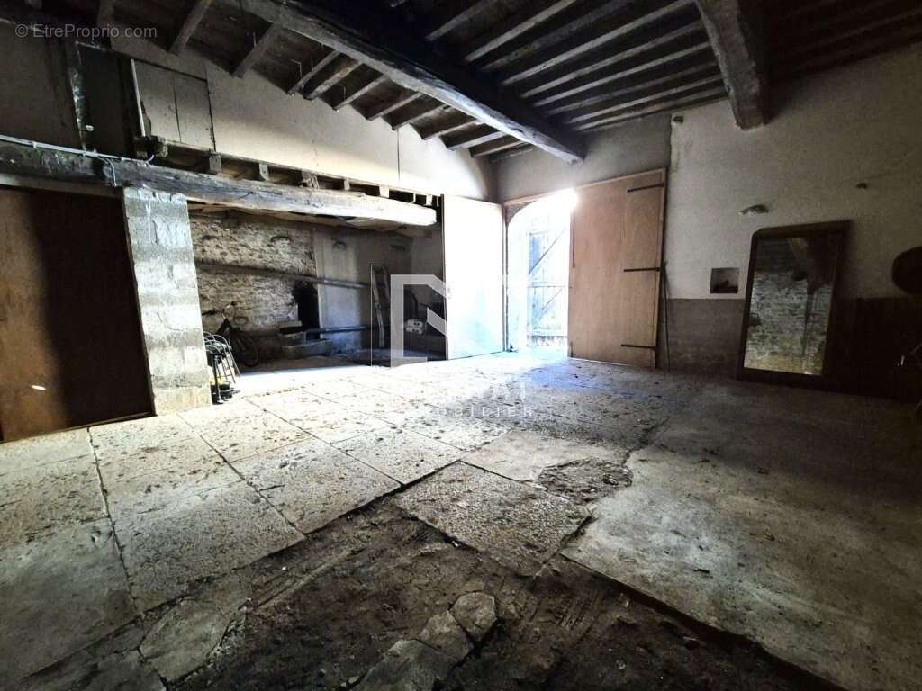 Maison à PARIS-L&#039;HOPITAL