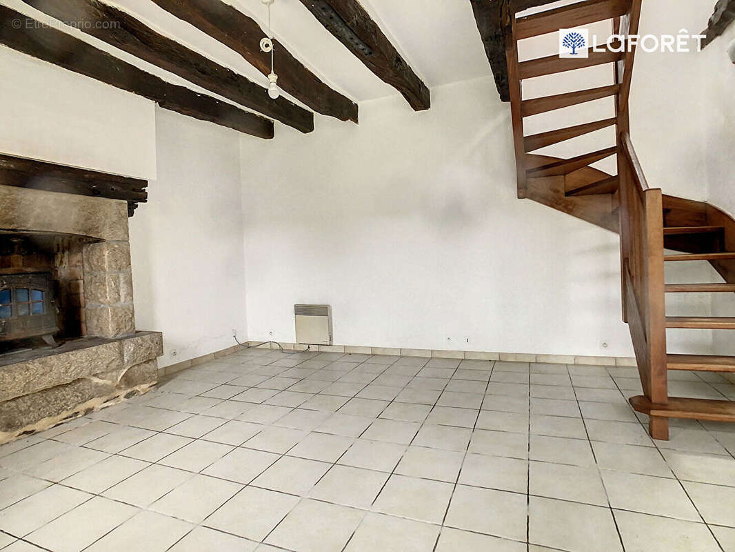 Maison à CLEGUEREC