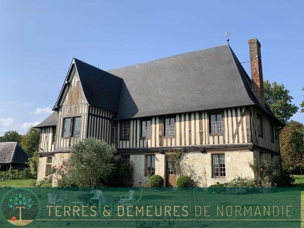 Maison à REUX