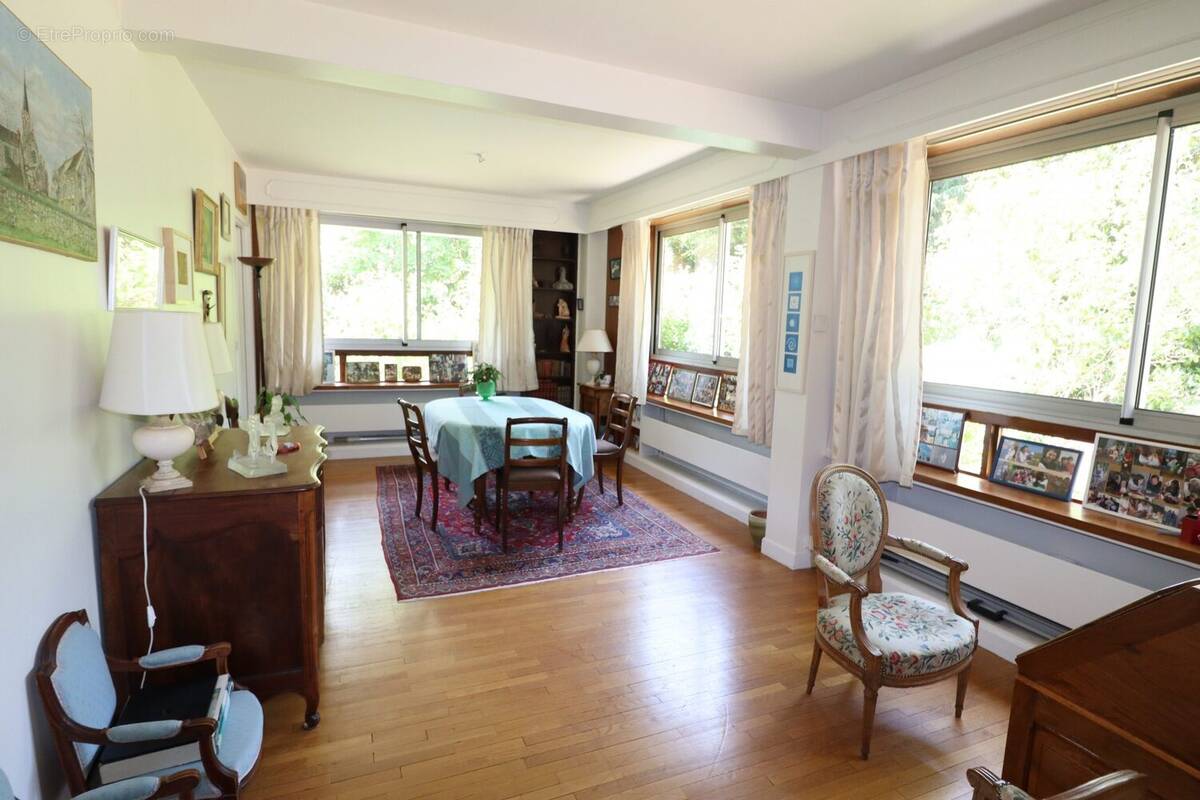 Appartement à LOUVECIENNES