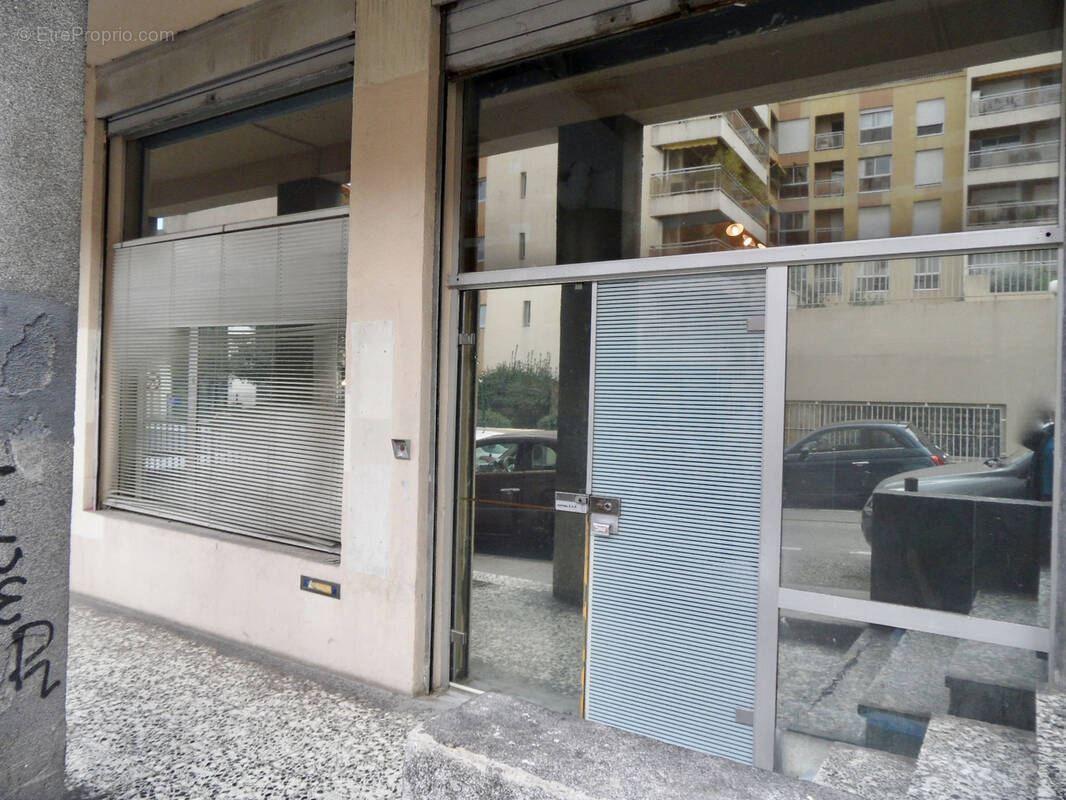 Commerce à MARSEILLE-7E