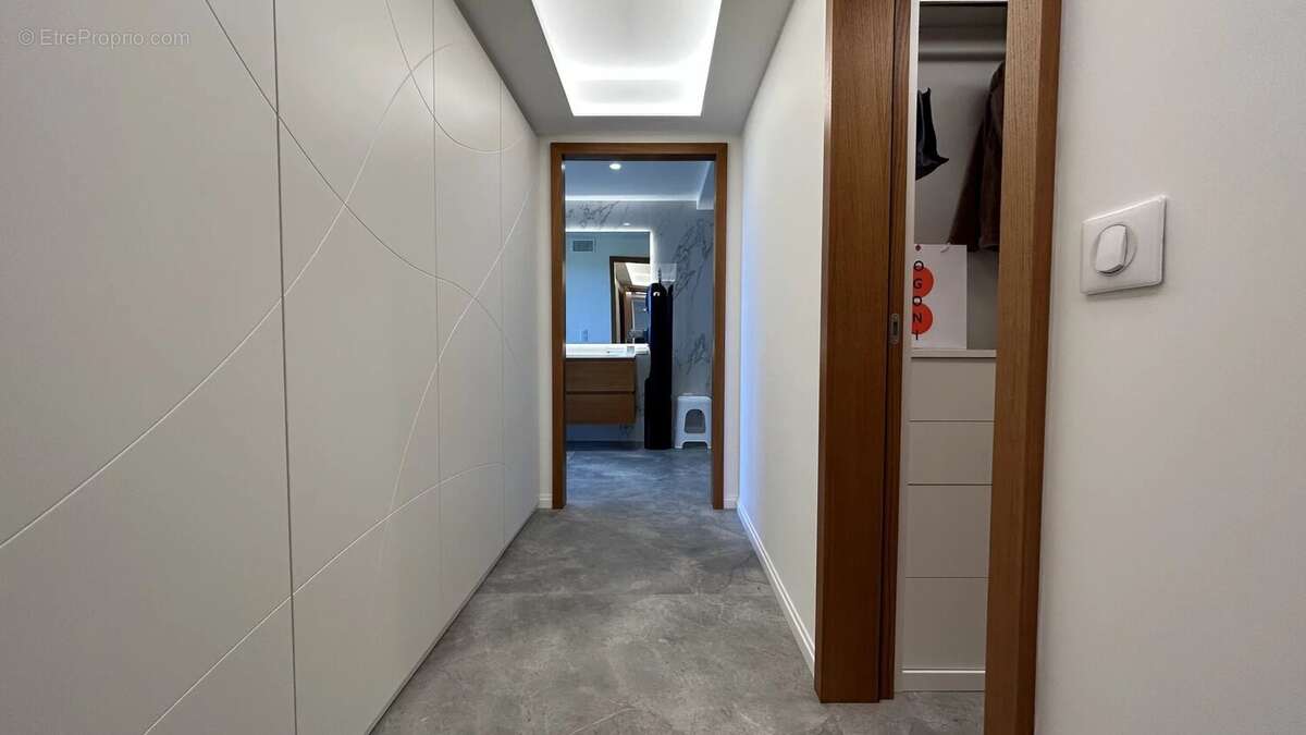 Appartement à MANDELIEU-LA-NAPOULE