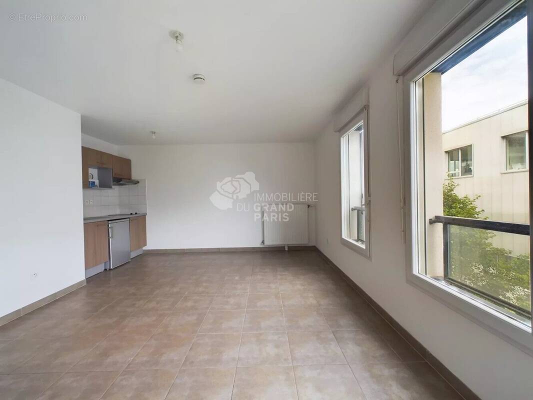 Appartement à FRESNES