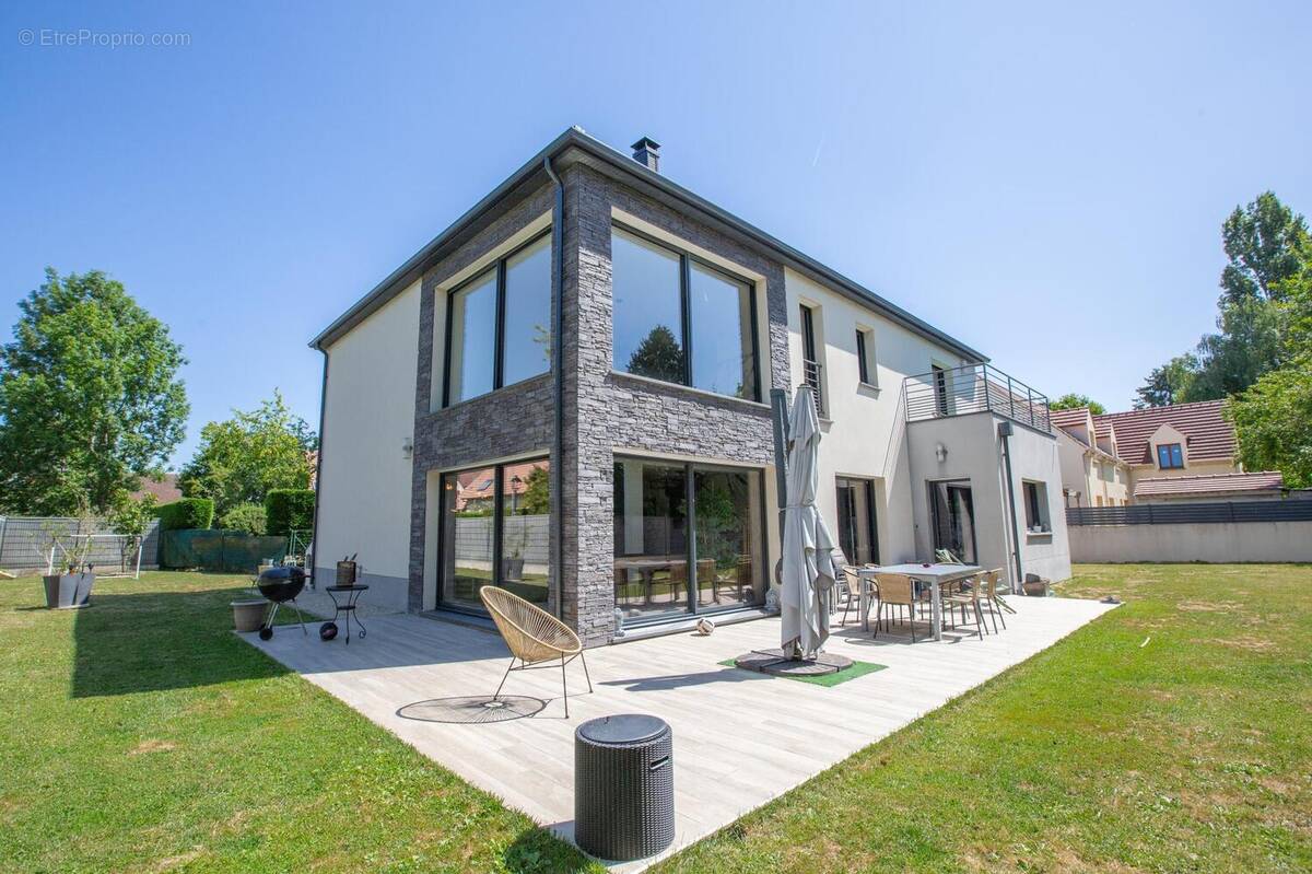 Photo 1 - Maison à SAINT-REMY-LES-CHEVREUSE