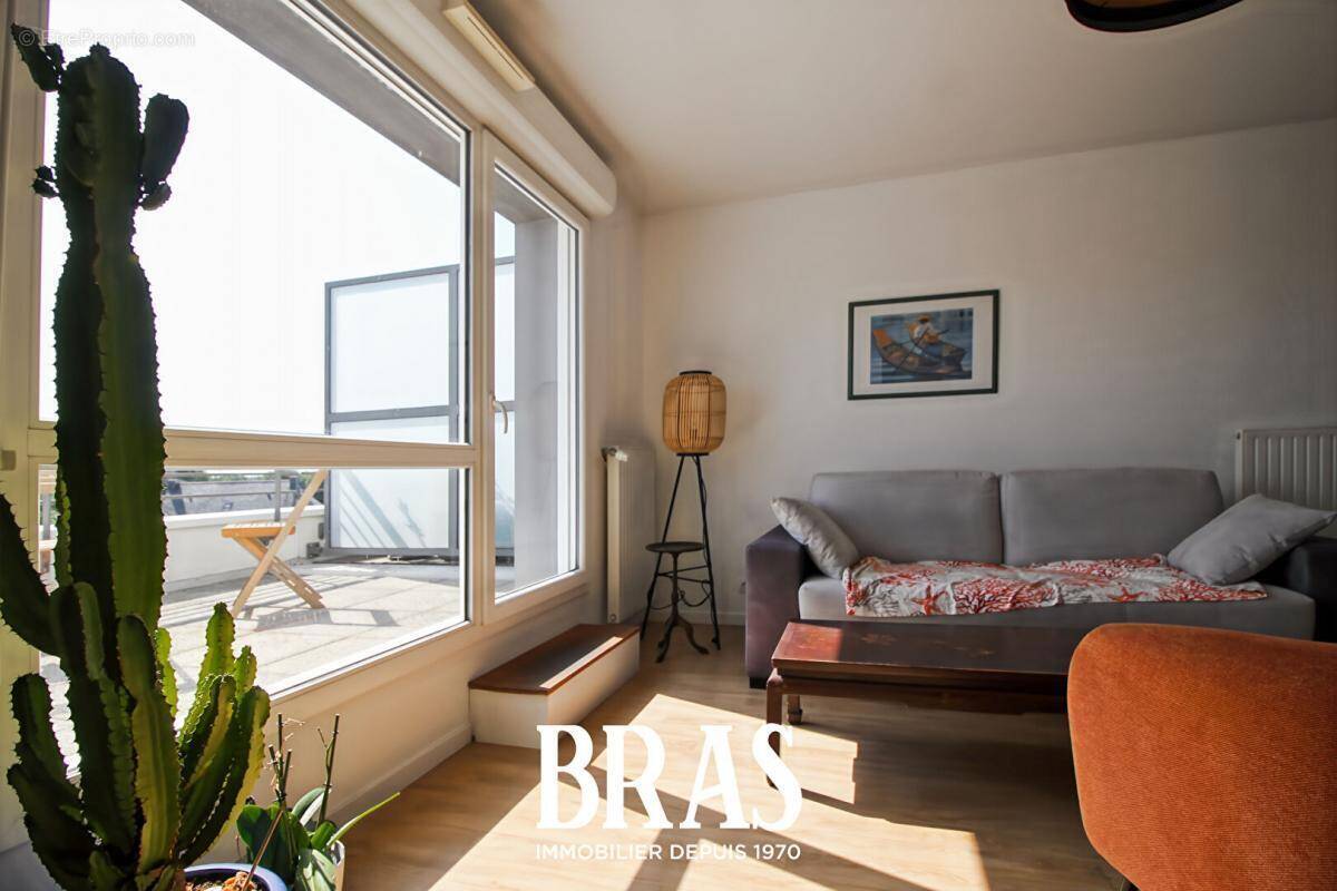Appartement à SENE