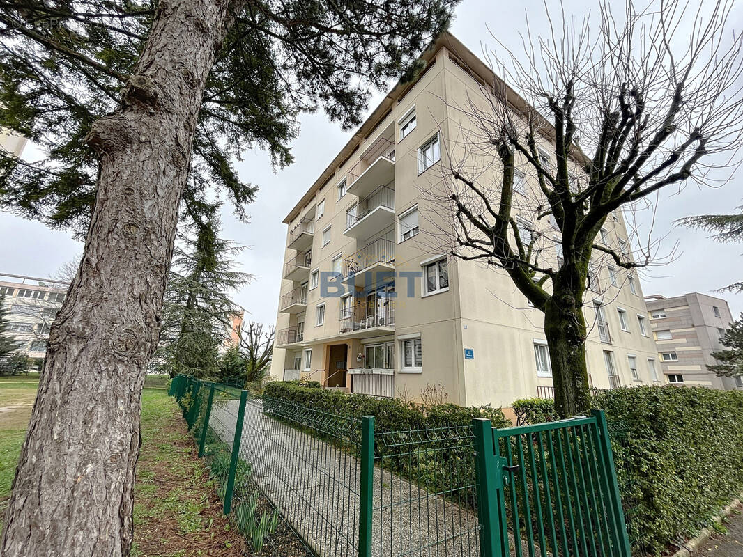 Appartement à CHENOVE