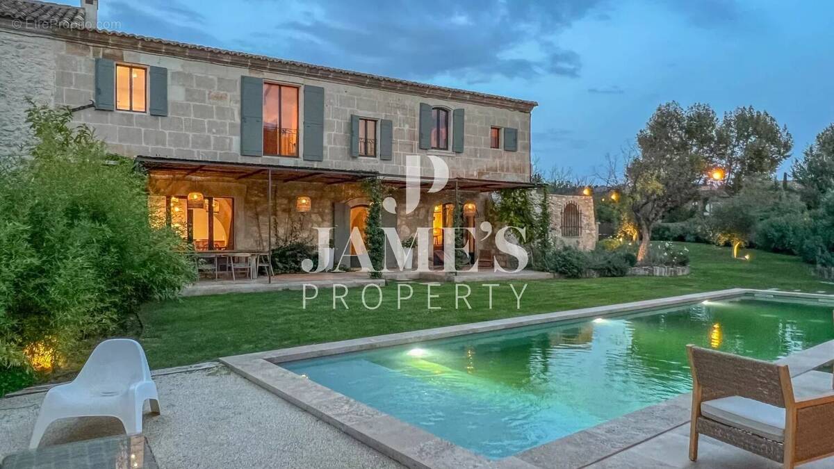 Maison à MAUSSANE-LES-ALPILLES