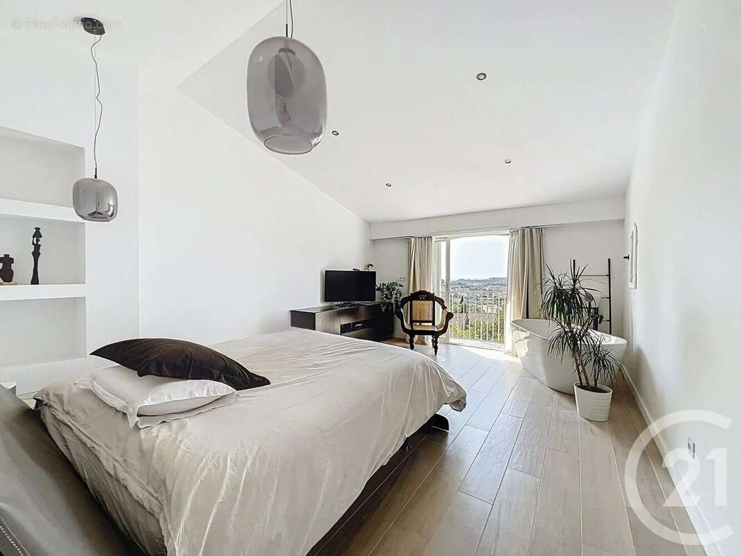 Maison à MOUGINS