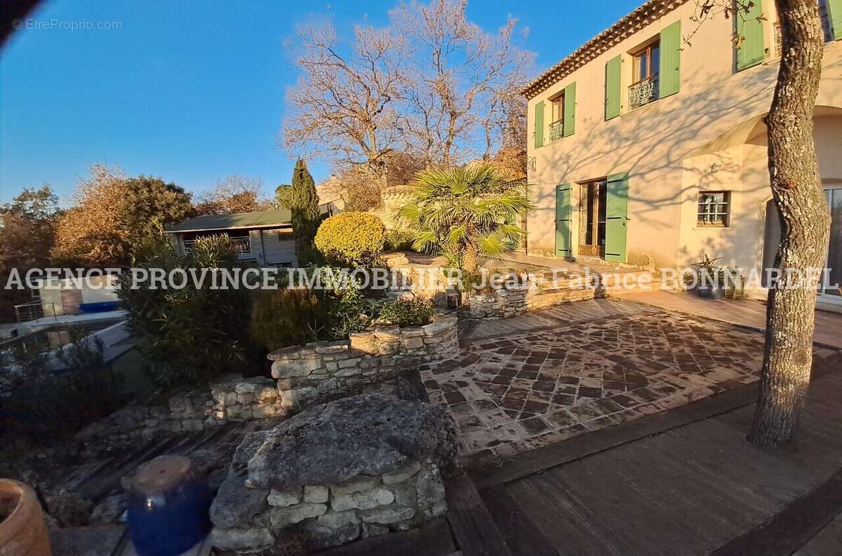 Maison à SAINT-PAUL-TROIS-CHATEAUX
