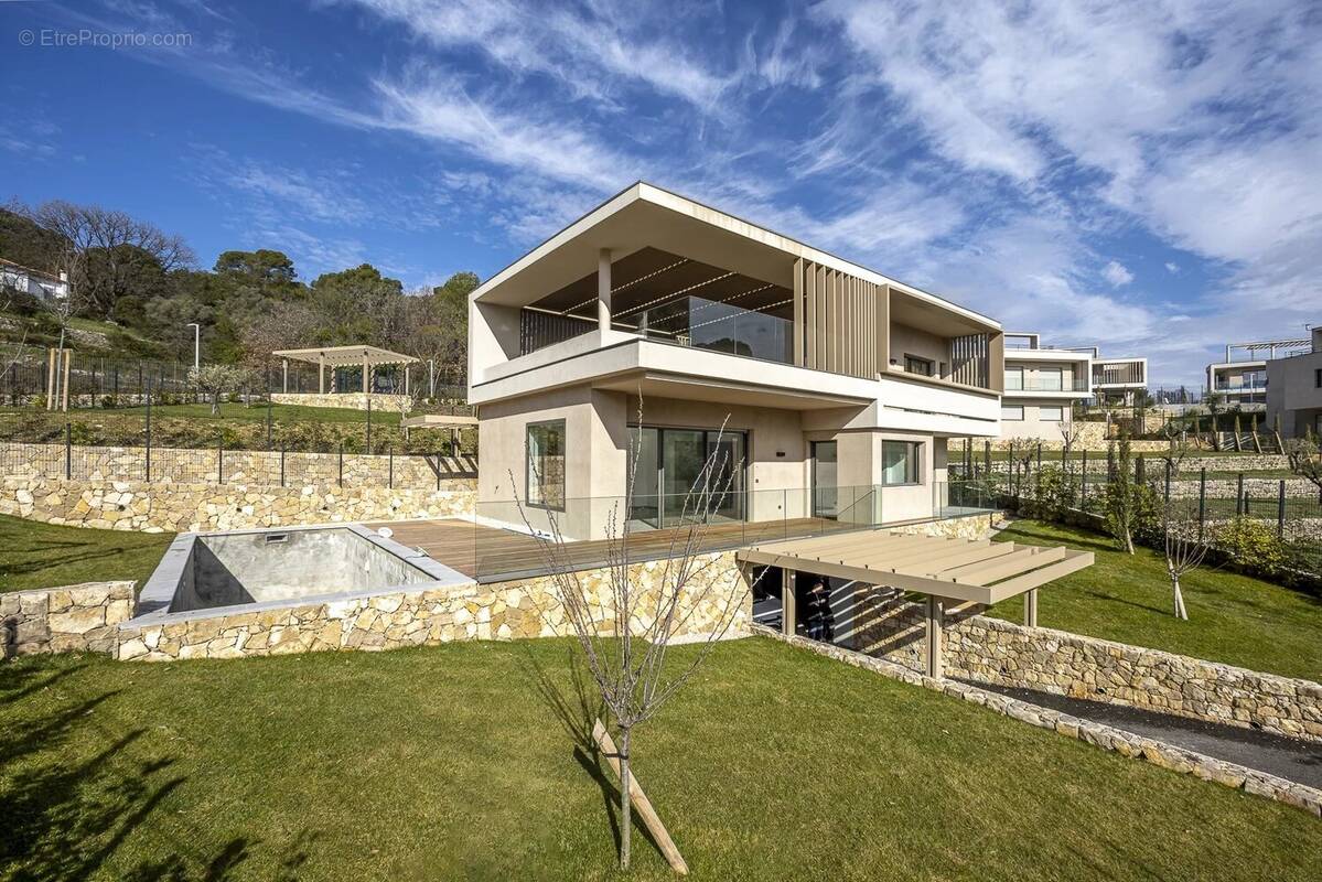 Maison à MOUGINS