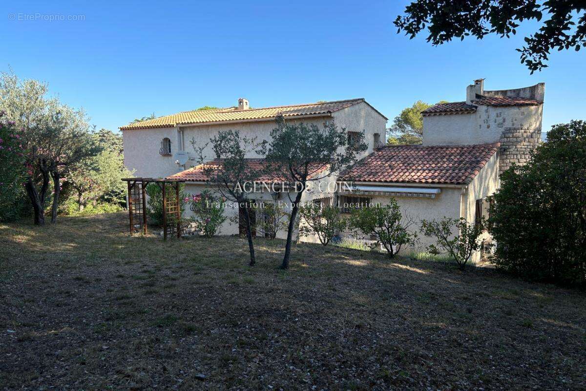 Maison à TRANS-EN-PROVENCE