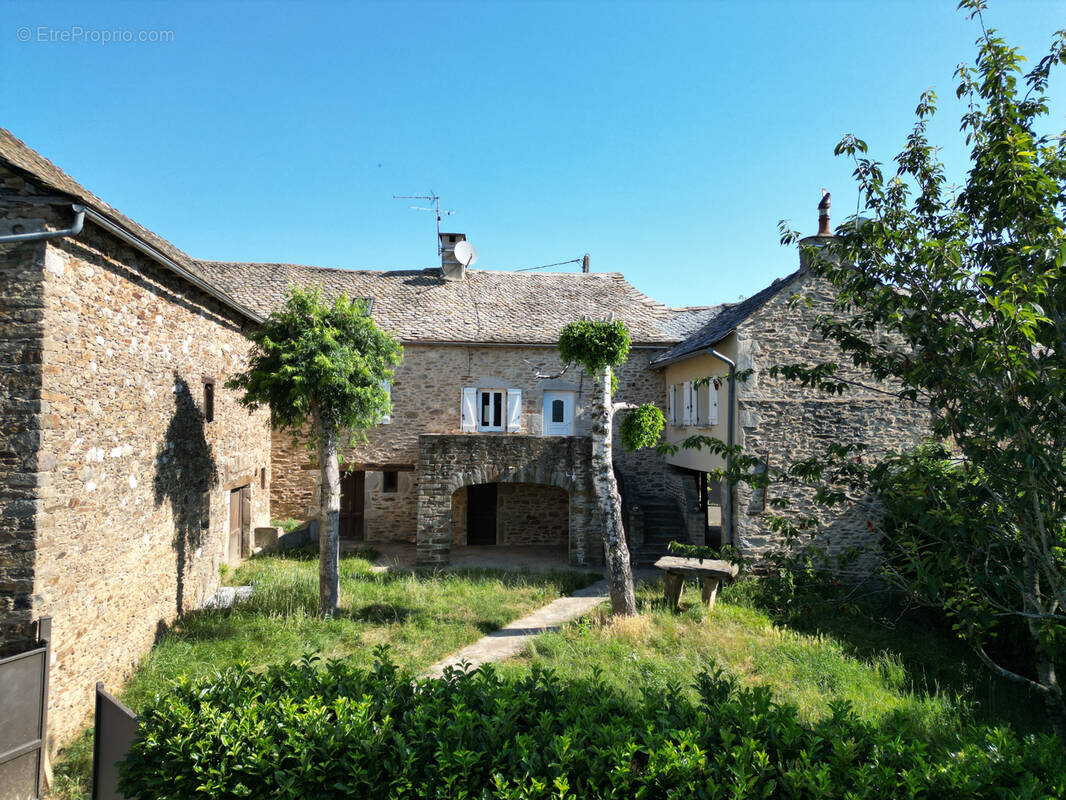 Maison à SAUVETERRE-DE-ROUERGUE