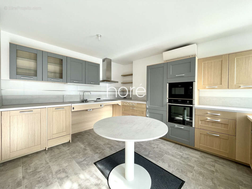 Appartement à BEAUCHAMP