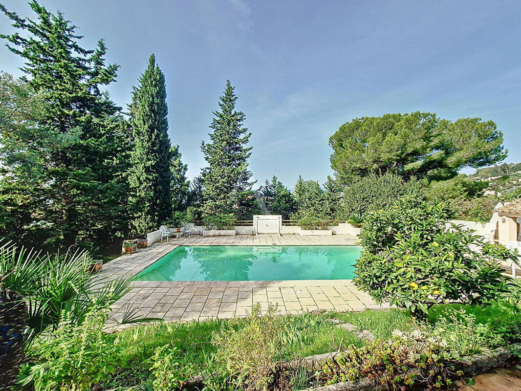 Maison à MOUGINS