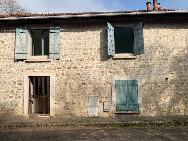 Appartement à AUVERS-SAINT-GEORGES