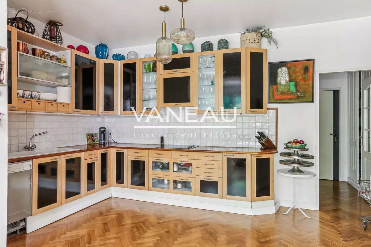 Appartement à PARIS-8E