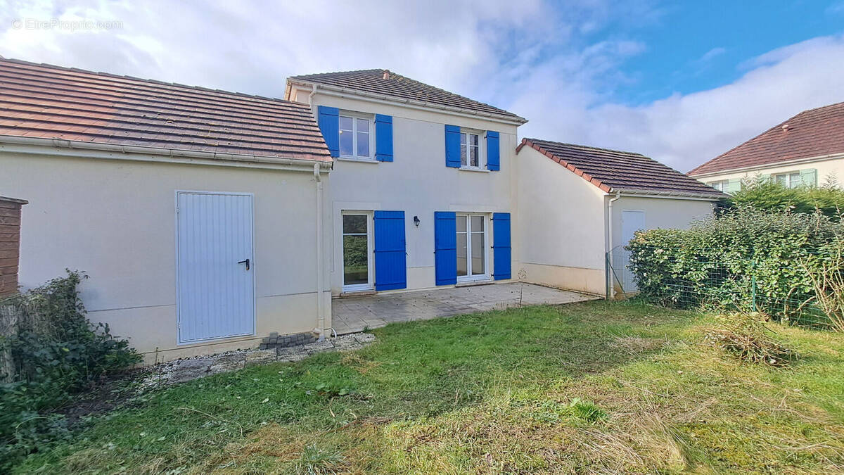 Maison à LIMOURS