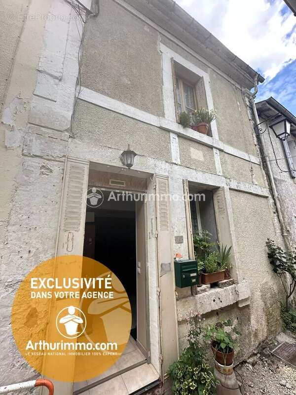 Maison à SAINT-ASTIER