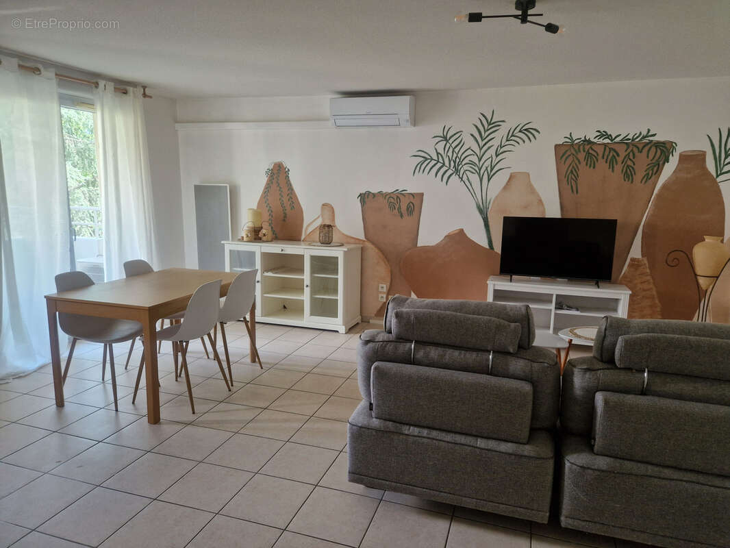 Appartement à MAUGUIO