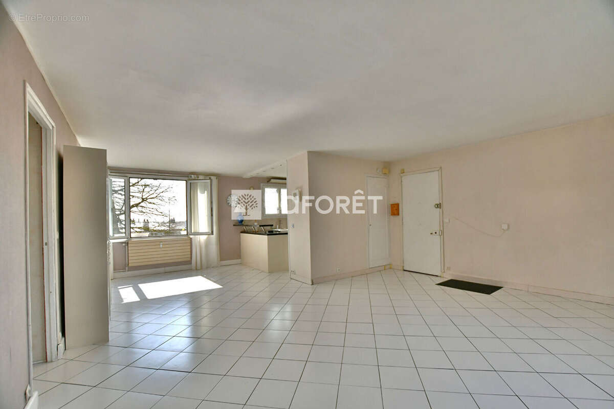 Appartement à LA CELLE-SAINT-CLOUD