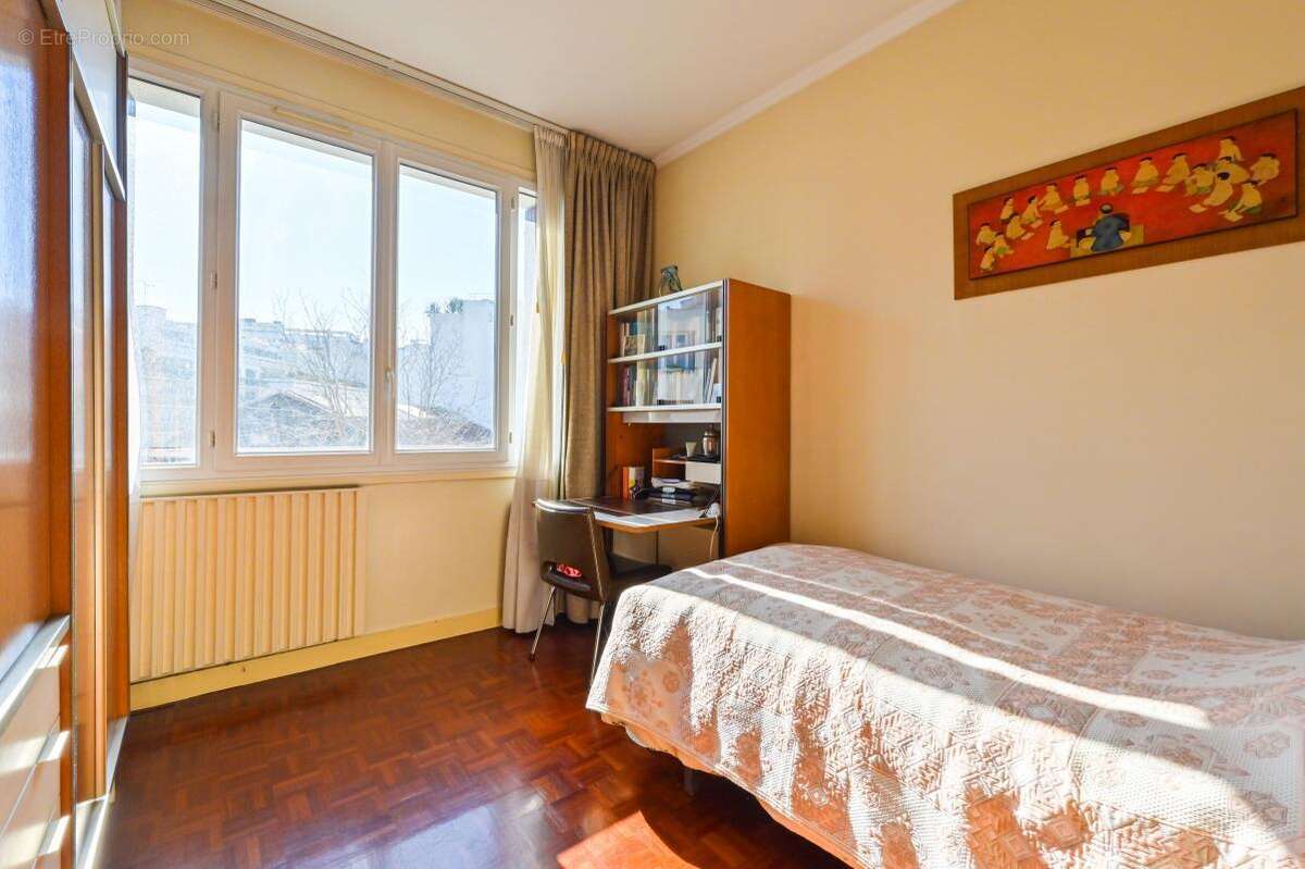 Appartement à PARIS-19E