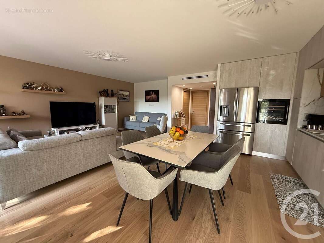 Appartement à ROQUEBRUNE-CAP-MARTIN