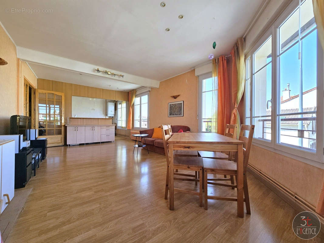 Appartement à FONTENAY-SOUS-BOIS