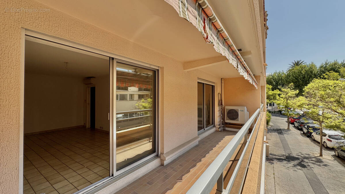 Appartement à HYERES
