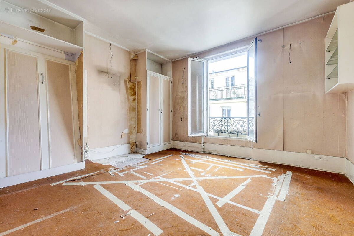 Appartement à PARIS-14E