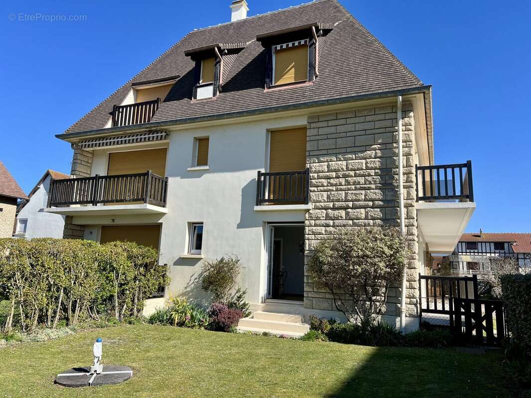 Appartement à BLONVILLE-SUR-MER