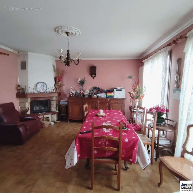 Maison à MARGENCY