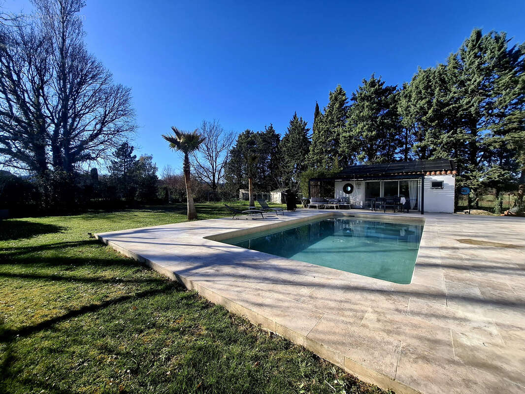 Maison à SAINTE-CROIX-DE-QUINTILLARGUES