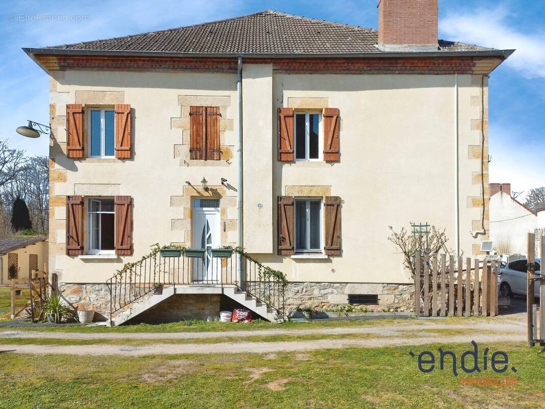 Maison à BEZENET