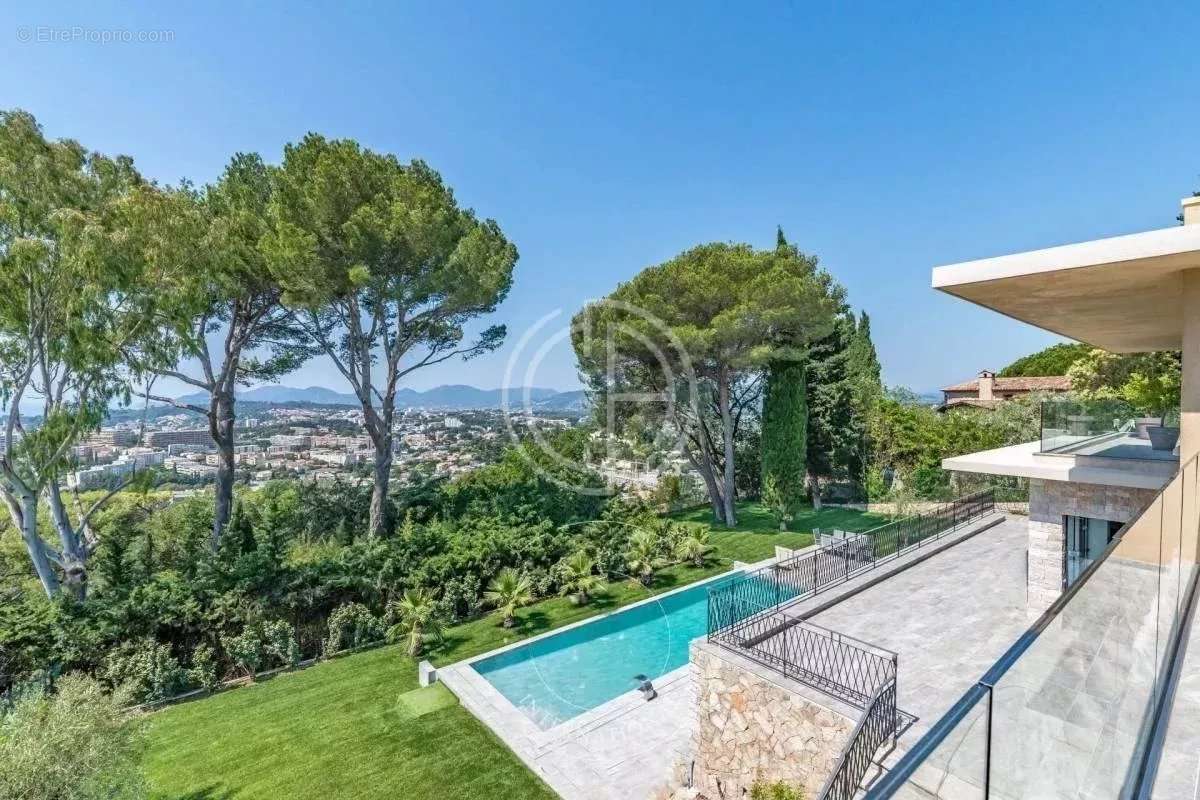 Maison à MOUGINS